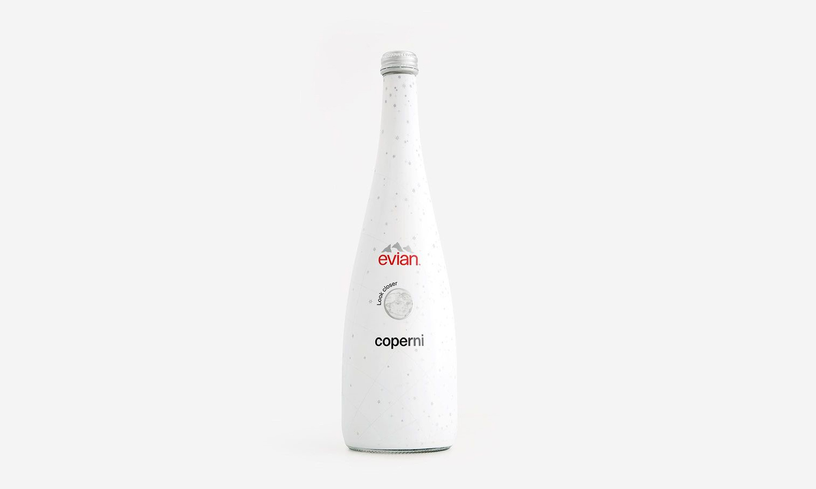 Evian 携手 Coperni 打造 2023 限量版水瓶