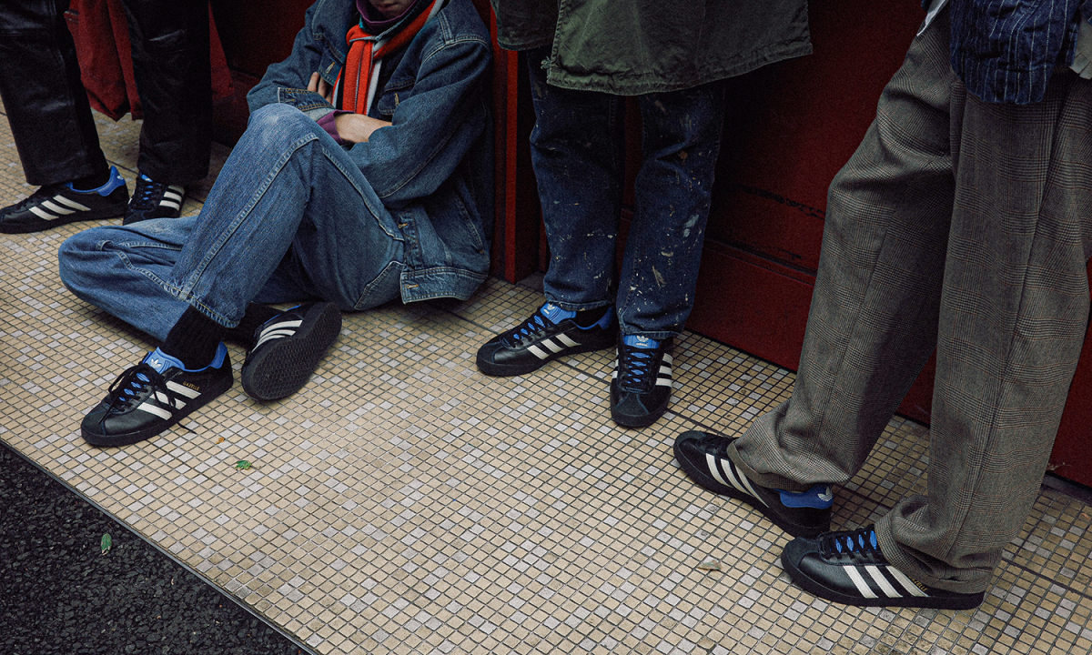 adidas Originals 与 atmos 携手打造 GAZELLE 85 atmos 鞋款