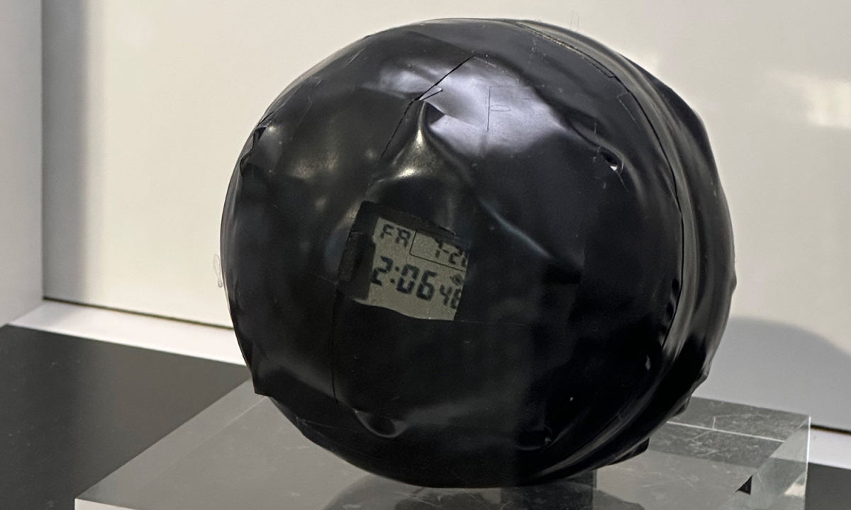 没想到备受潮人青睐的 G-SHOCK,原来是从这个「防震球」演变而来的