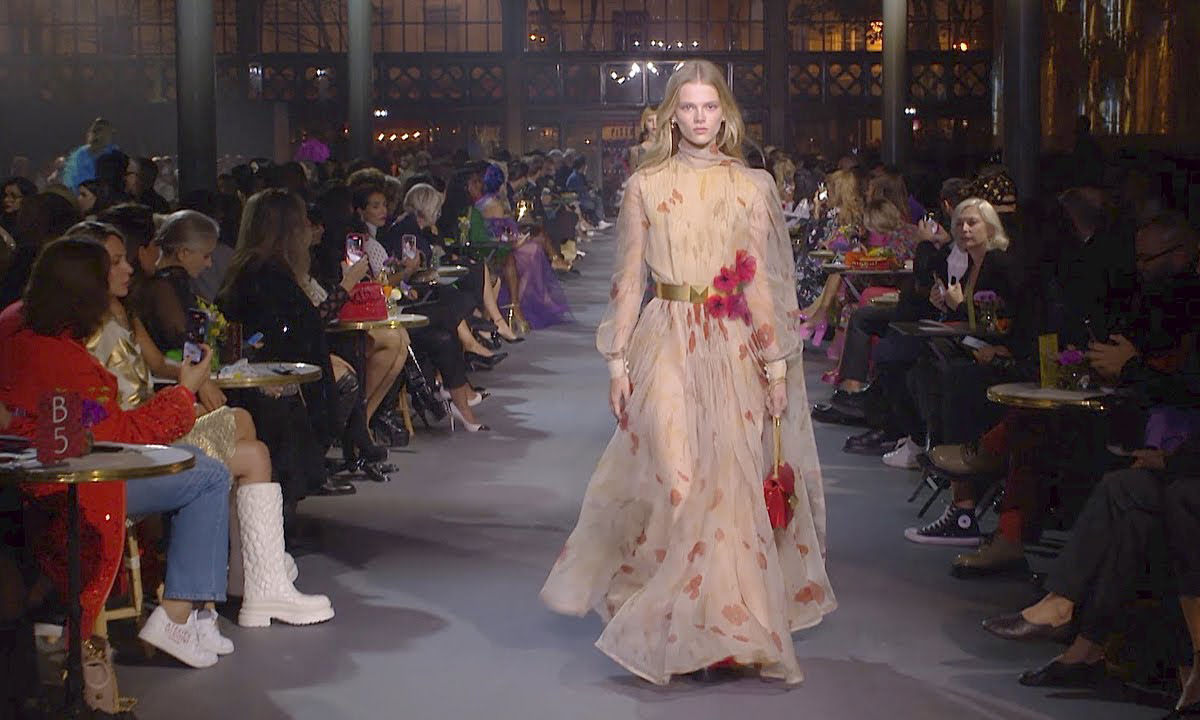 时隔四年 Balmain 与 VALENTINO 将重返巴黎时装周