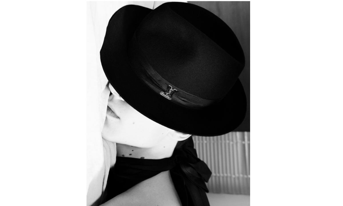 Saint Laurent 携手意大利传奇制帽品牌 Borsalino 推出胶囊系列
