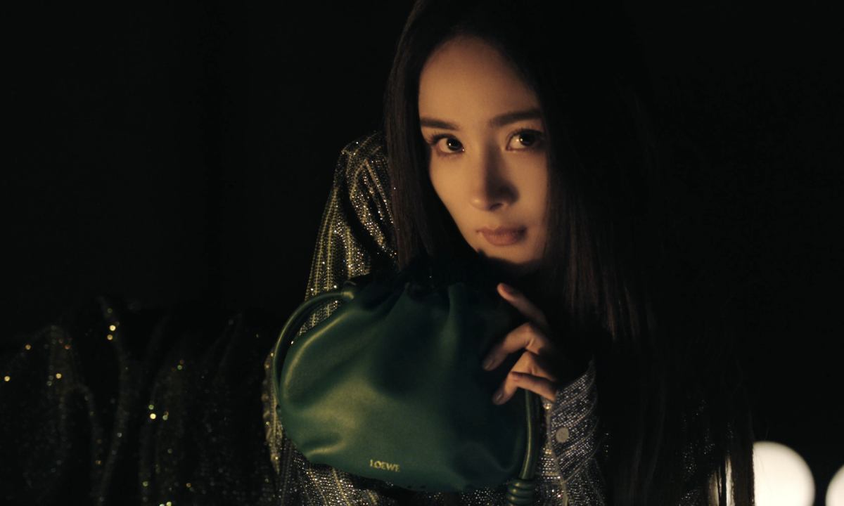 LOEWE 发布新春「玉」系列，杨幂倾情助阵