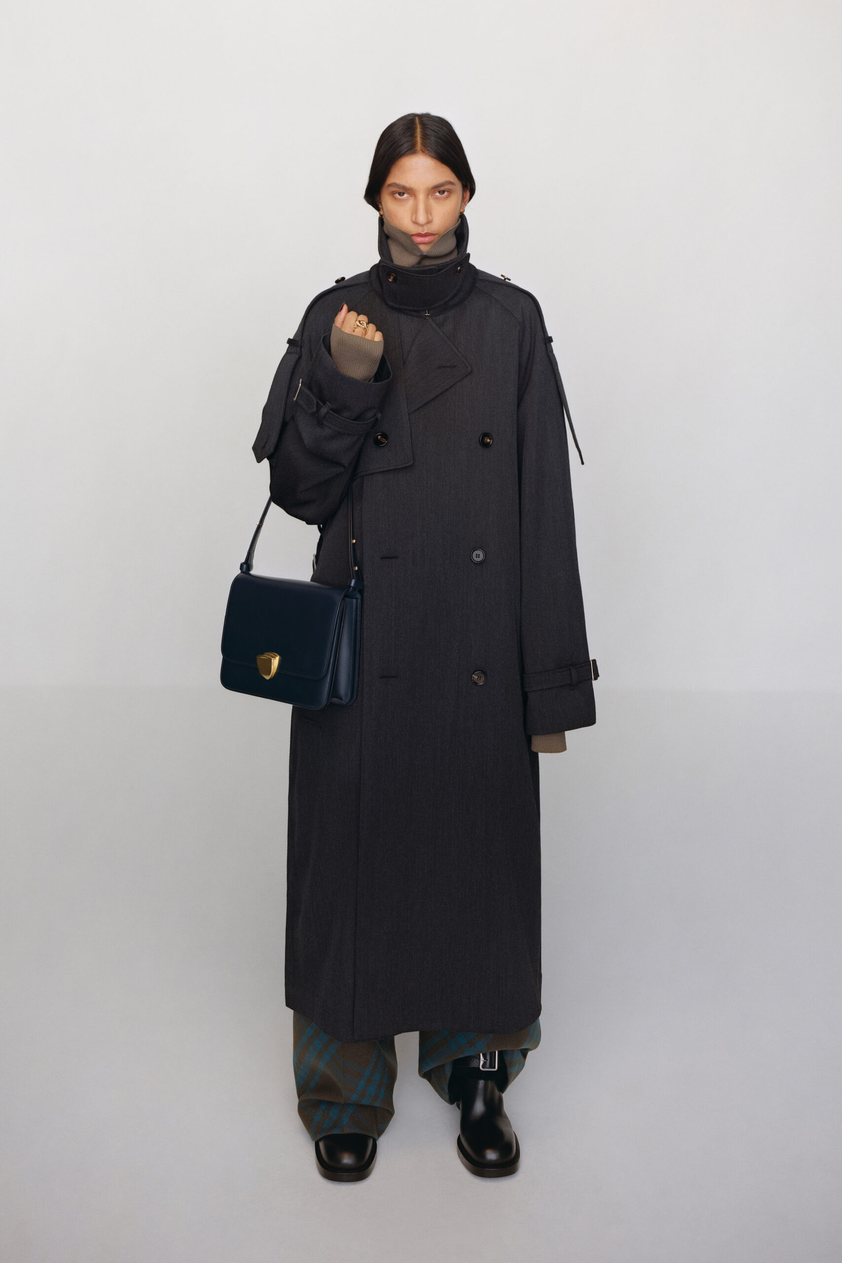 BURBERRY 2024 Lookbook NOWRE   Burberry Autumn 2024 Collection Look 03 1 Scaled 