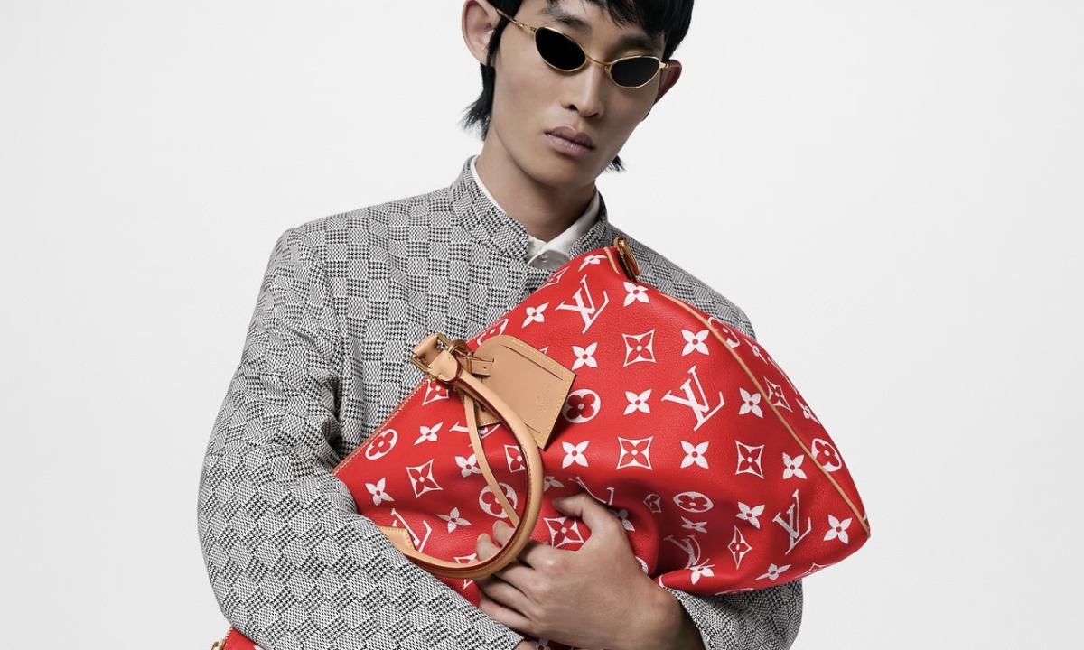 Pharrell 打造的 新款 LV Speedy 手袋上架官网，7 万元售价起步