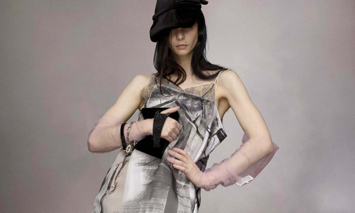 Maison Margiela 推出全新 Snatched Hobo 包袋