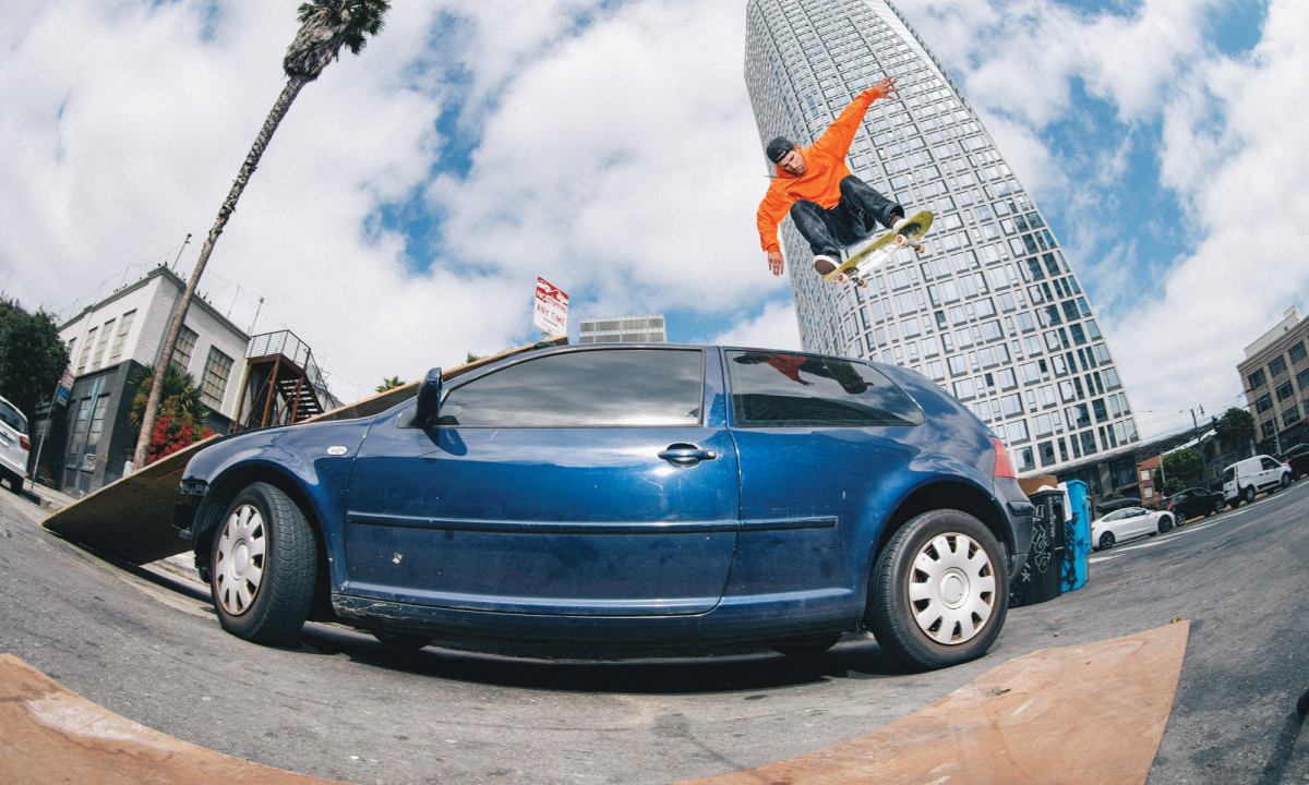 Vans 携手 Spitfire Wheels 推出联名鞋服系列