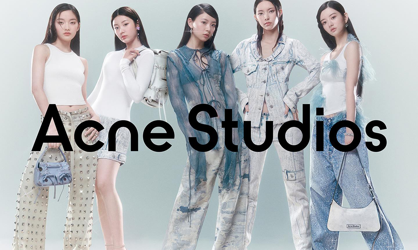 韩国女团 ILLIT 演绎 Acne Studios 2024 春夏系列
