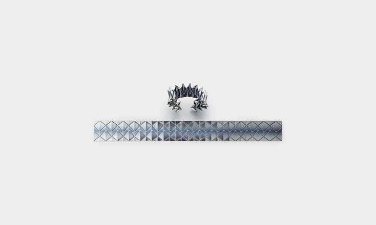 ISSEY MIYAKE 推出加热时从平面转变为三维的配饰
