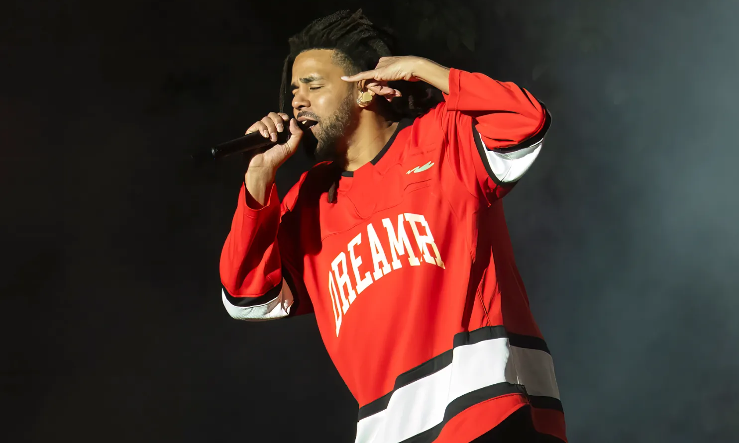 J. Cole 在演出时向 Kendrick Lamar 道歉