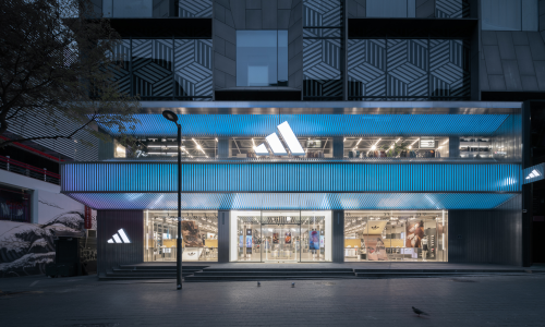 adidas 在第一季度表现强劲后提高 2024 全年盈利预期