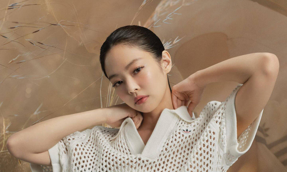 Jennie 上身演绎 CLOT x  adidas Originals 最新合作