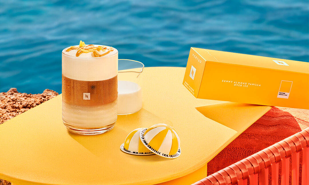 Nespresso 推出夏日冰咖啡系列,并合作 Pantone 发布限量咖啡机