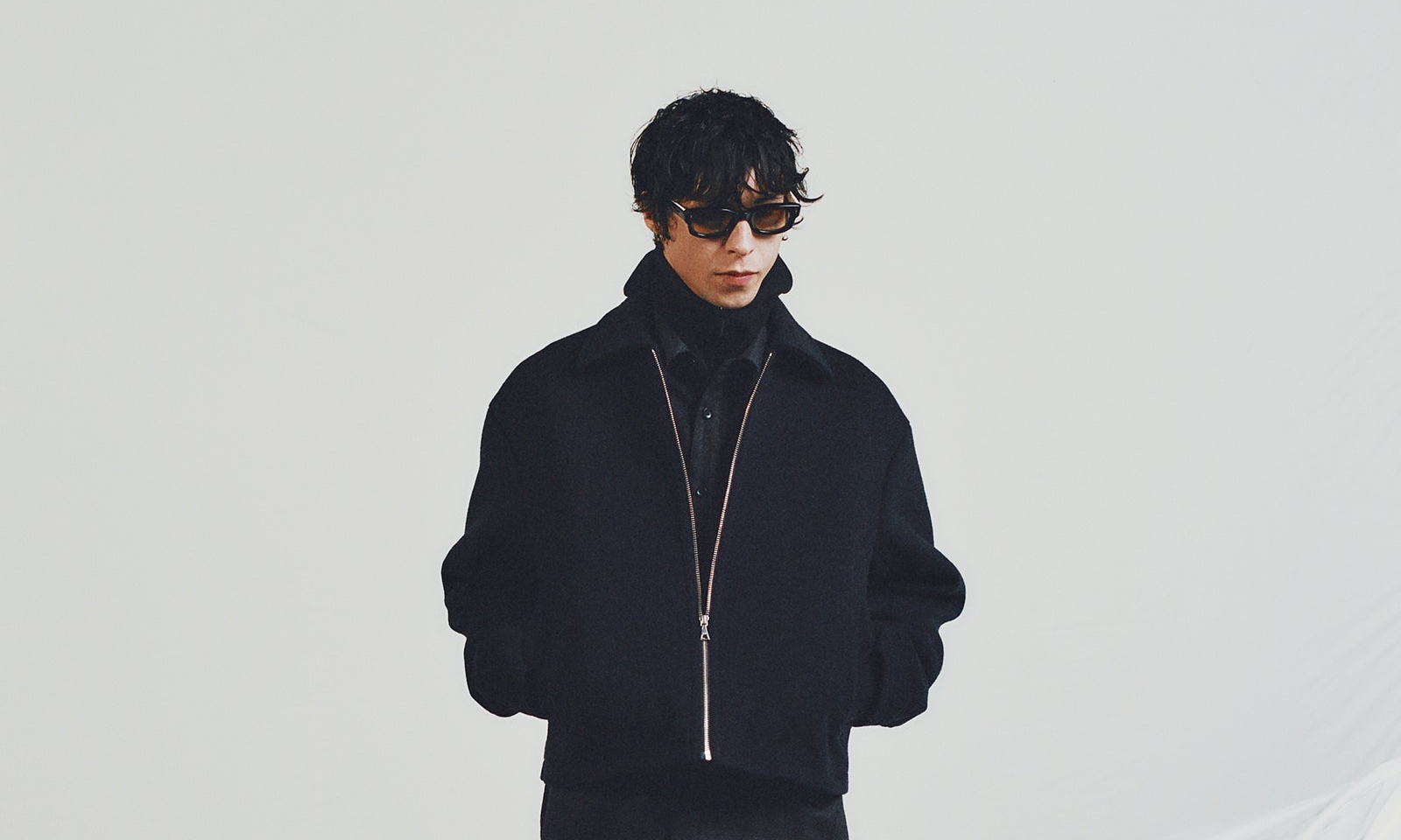 JOHN ELLIOTT 发布 2024 秋冬系列型录