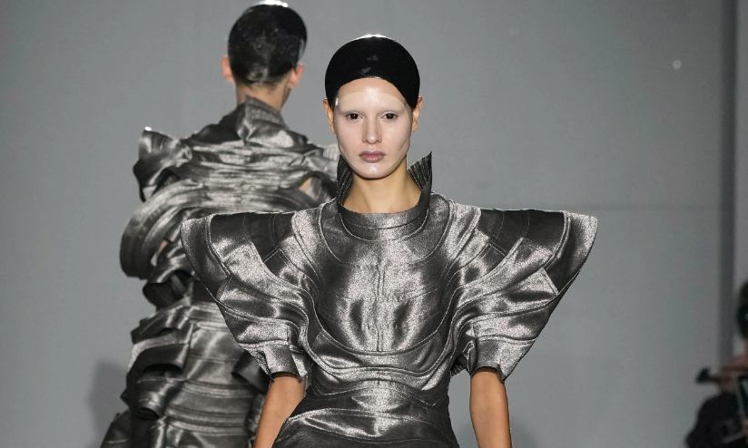 JUNYA WATANABE 2025 春夏系列登场