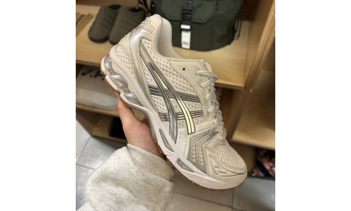 抢先预览 ASICS x A.P.C. 最新合作鞋款