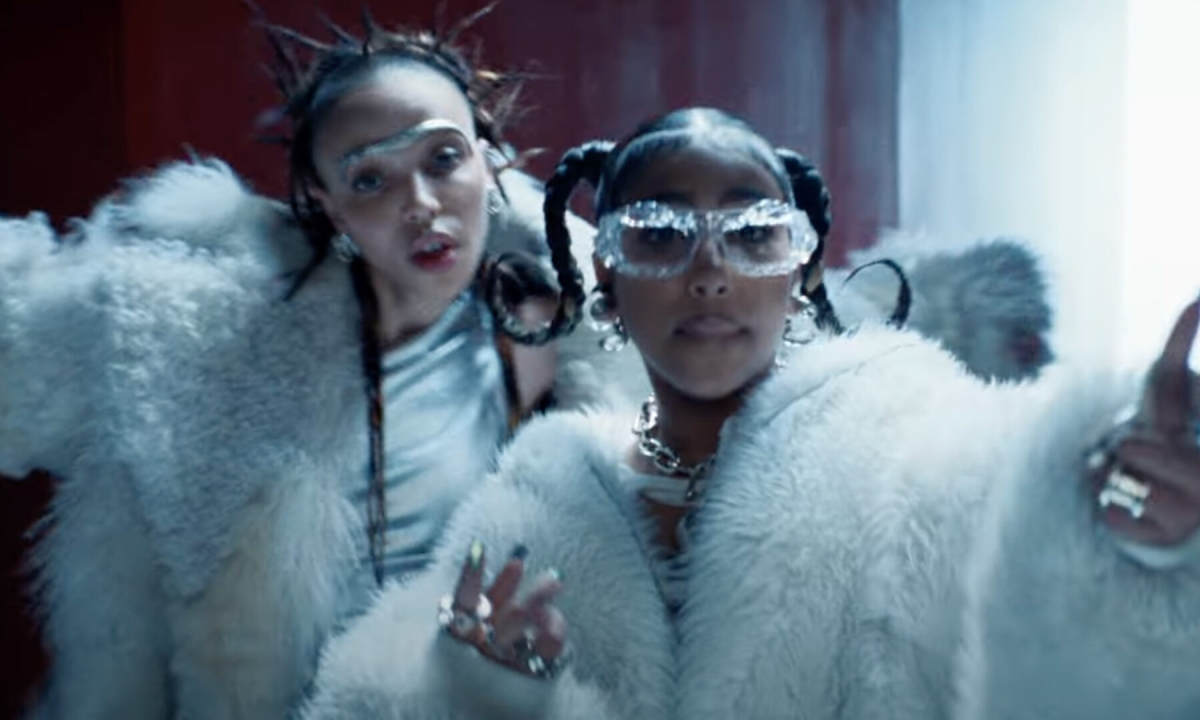 North West 助阵 FKA Twigs 最新单曲《Childlike Things》