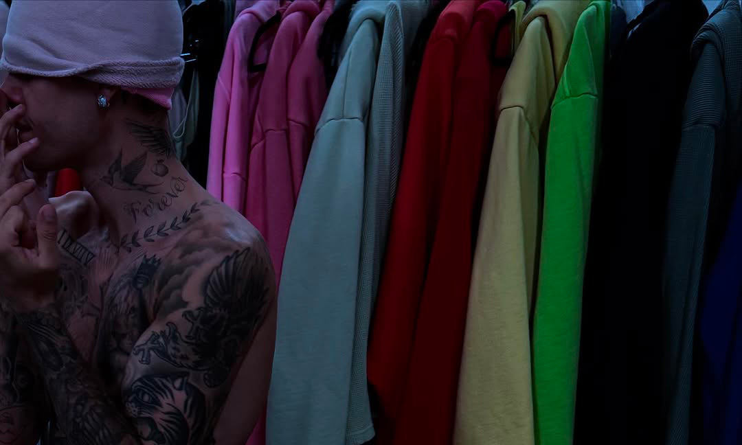 Justin Bieber 晒新品牌 SKYLRK，劝告粉丝不要再买 Drew House
