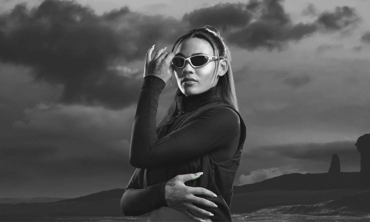 Oakley 即将发售 MUZM Straight Jacket 99