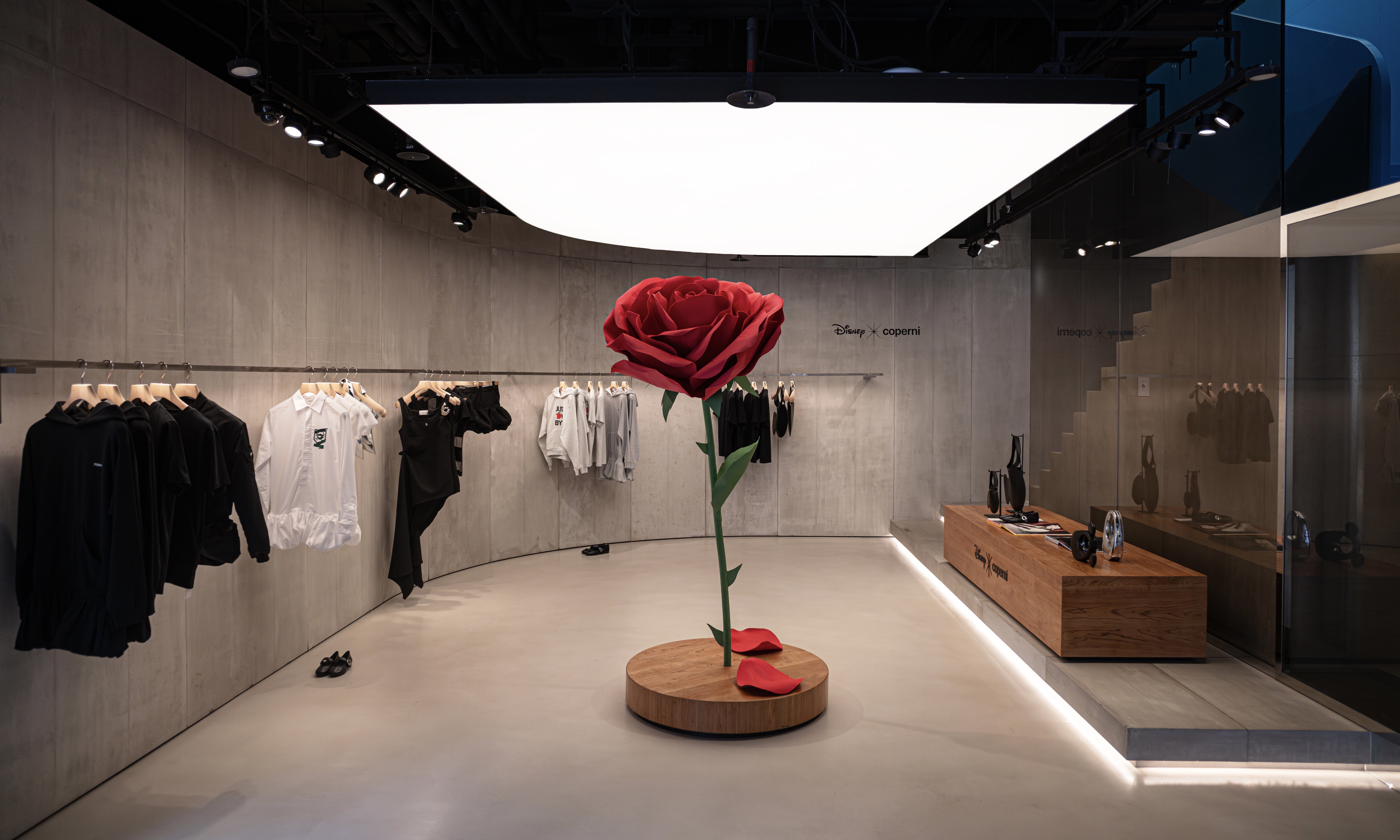 Coperni x Disney 联名快闪店限时开放