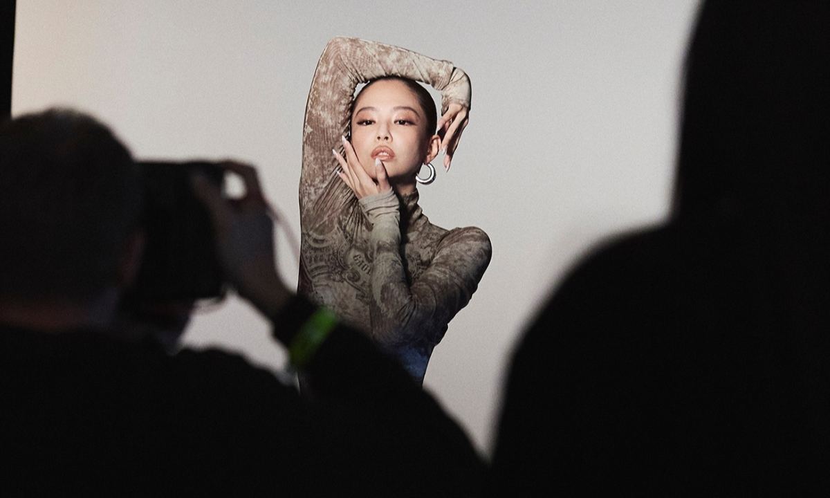 Jennie 成 Jean Paul Gaultier 品牌「终极缪斯」