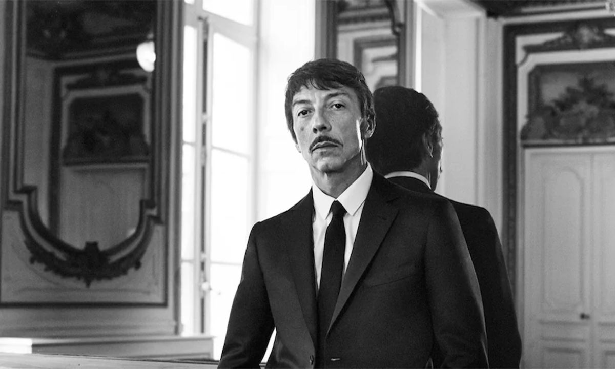BALENCIAGA 要从叛逆走向浪漫了