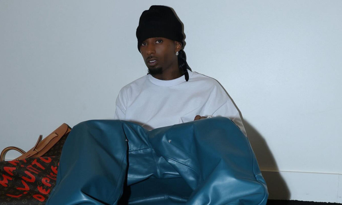 Playboi Carti 的《MUSIC》成为 2025 首张销量突破 100 万的说唱专辑