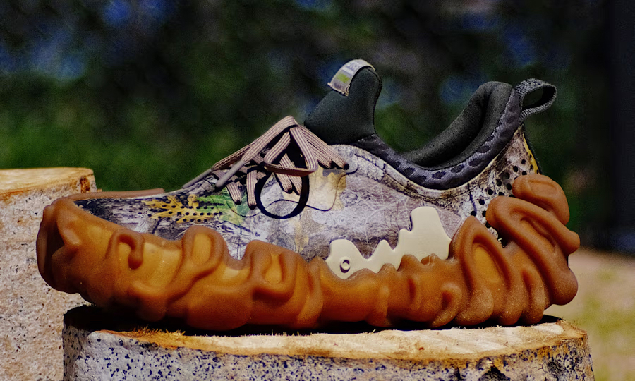 Crocs 携手 Salehe Bembury 推出 Juniper 全新联名设计