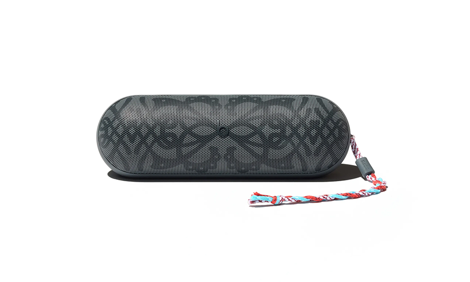 Kiko Kostadinov x Beats Pill 联名款亮相