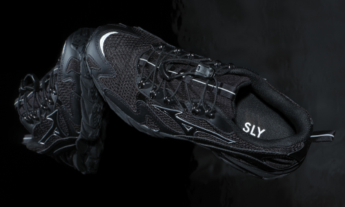 Mizuno x SLY「WAVE RIDER 10 SLY」联名跑鞋即将发售