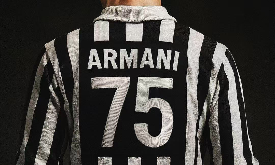 GIORGIO ARMANI 为尤文图斯足球俱乐部设计全新制服