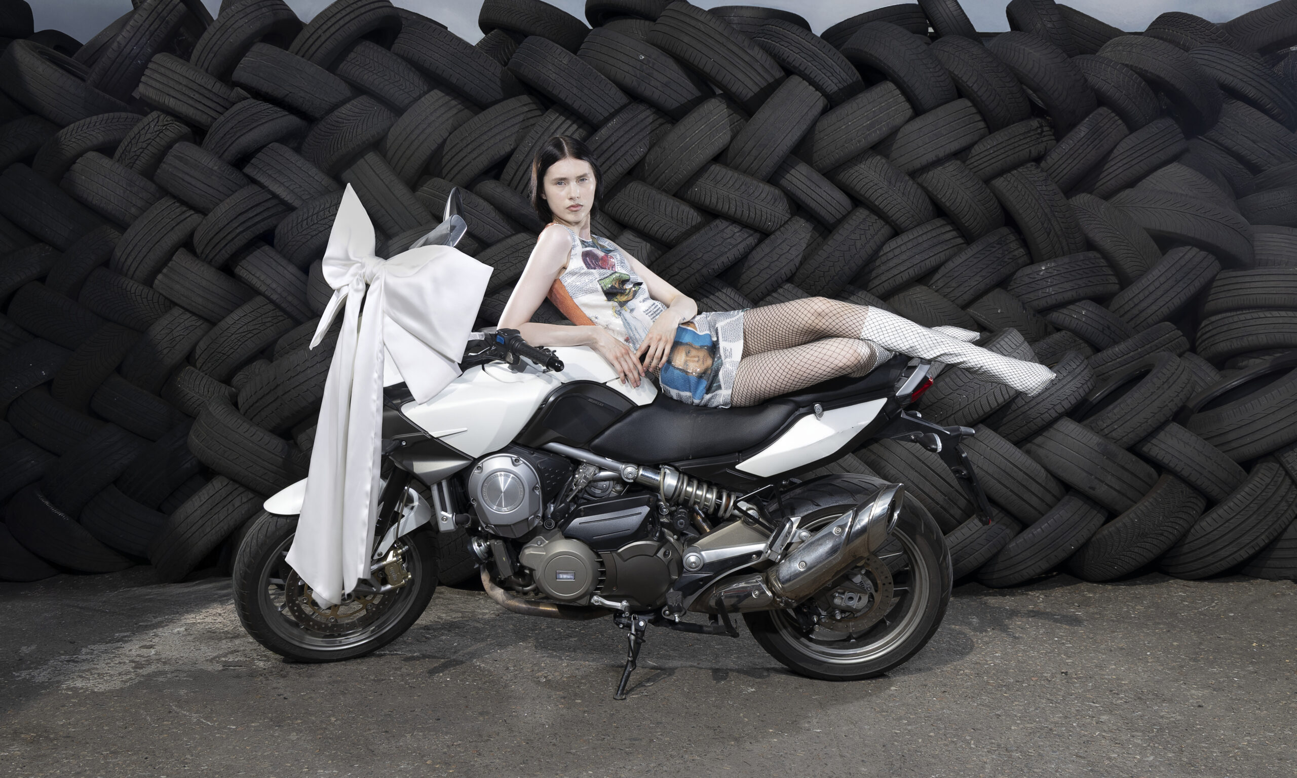 TRINITESTUDIO 发布 2025 早秋系列「CORSET ENGINE」