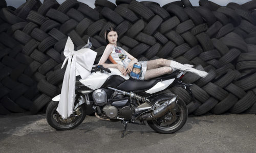 TRINITESTUDIO 发布 2025 早秋系列「CORSET ENGINE」