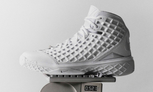 Nike 正式宣布 Kobe 3 Protro 即将于 8 月 23 日正式发售
