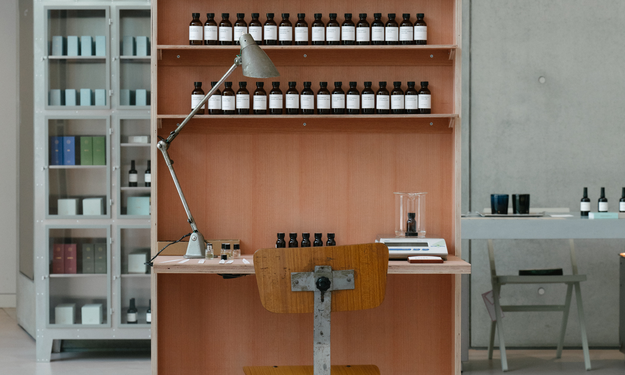 Perfumer H 举办限时展览《调香师：林·哈里斯》