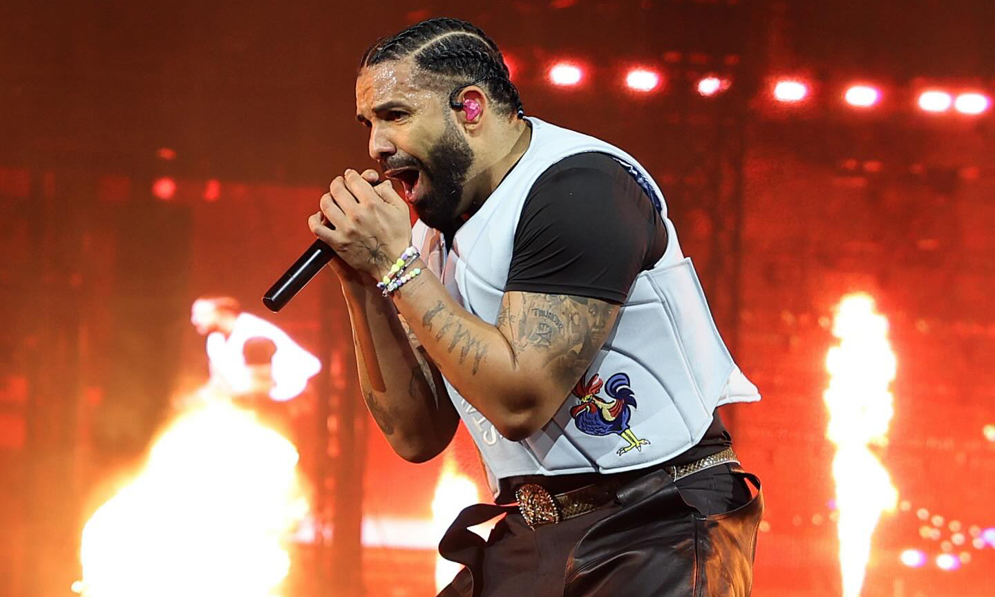 Drake 成为首位 Spotify 播放突破 1,200 亿次的艺人