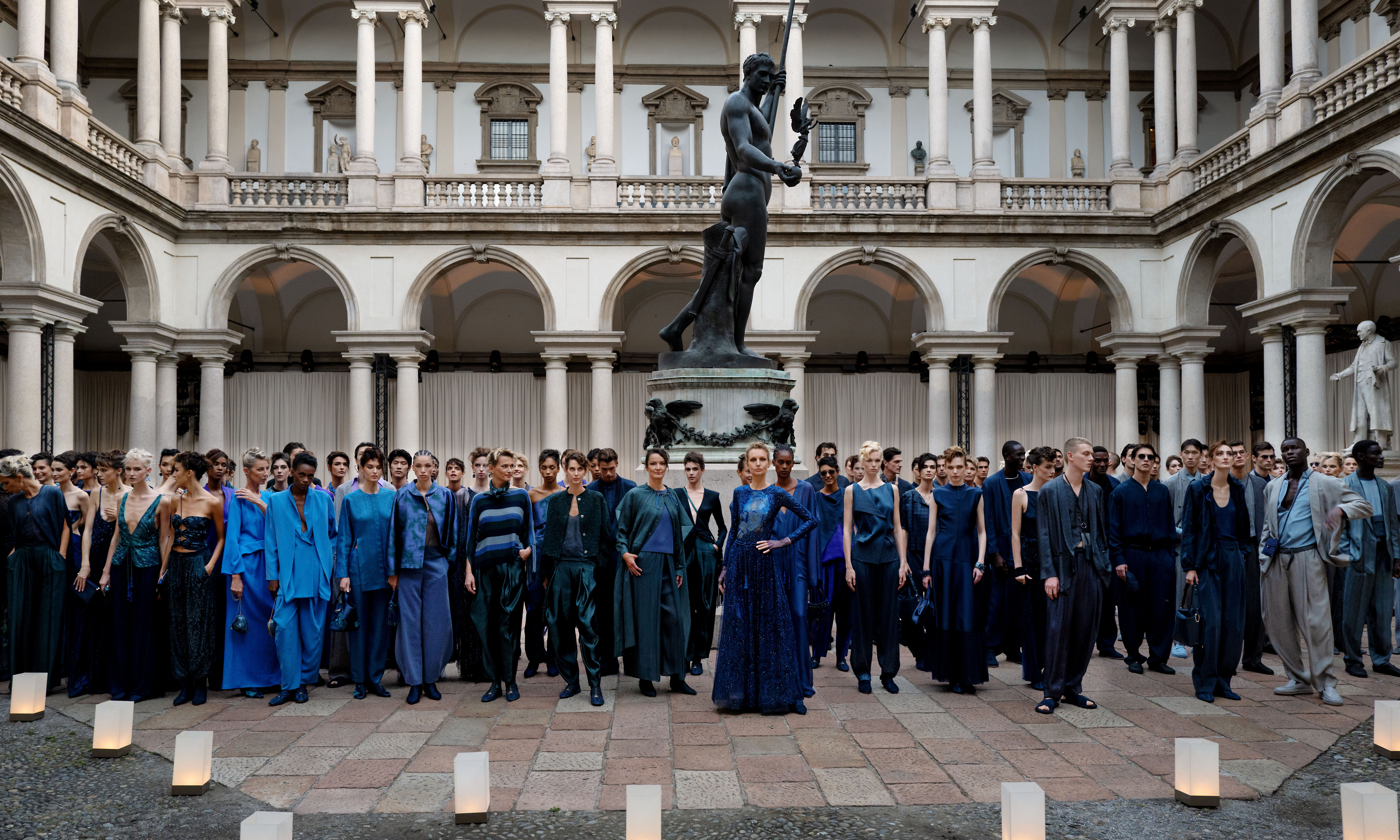 GIORGIO ARMANI 发布 2026 春夏女装系列