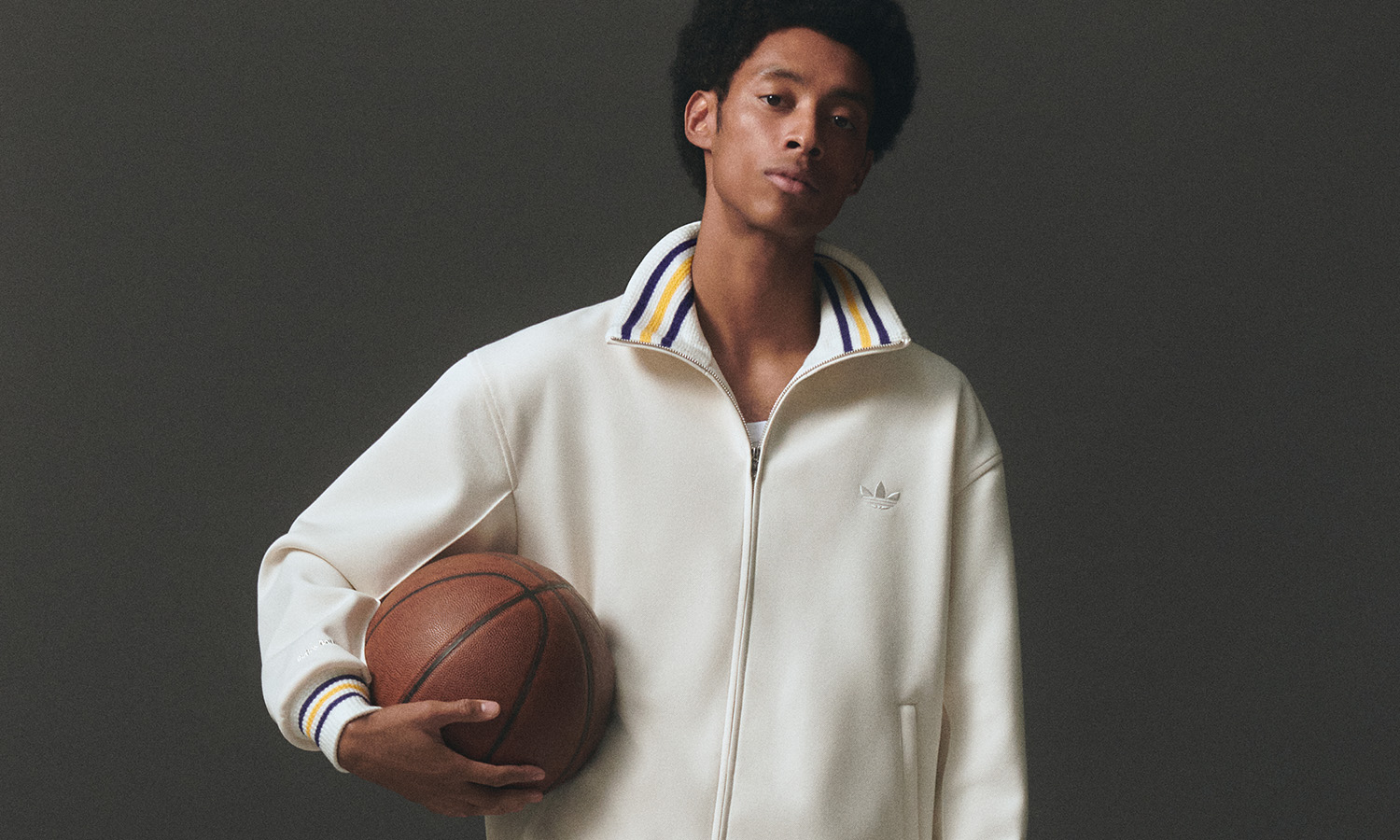 致敬篮球传奇，adidas Originals 携手 Wales Bonner 推出 2025 秋冬胶囊系列