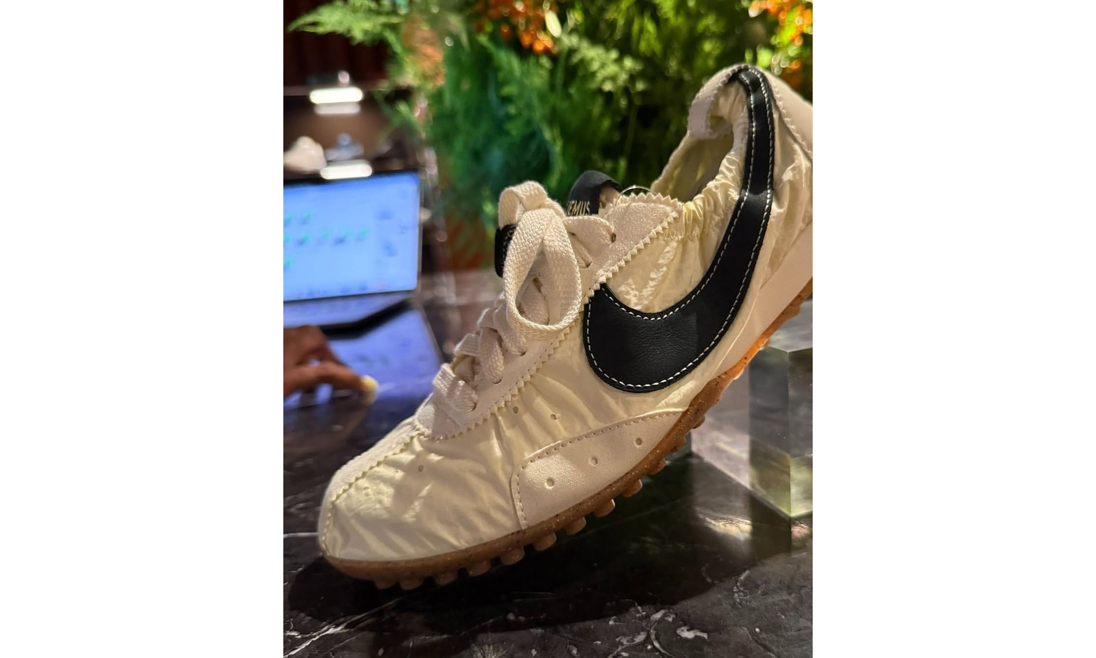 JACQUEMUS x Nike Moon Shoes 联名鞋款系列本月发售