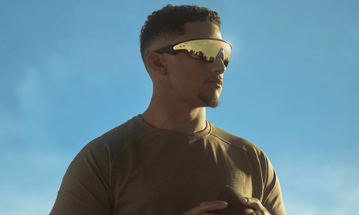 Oakley Meta Vanguard 全新旗舰智能眼镜开售