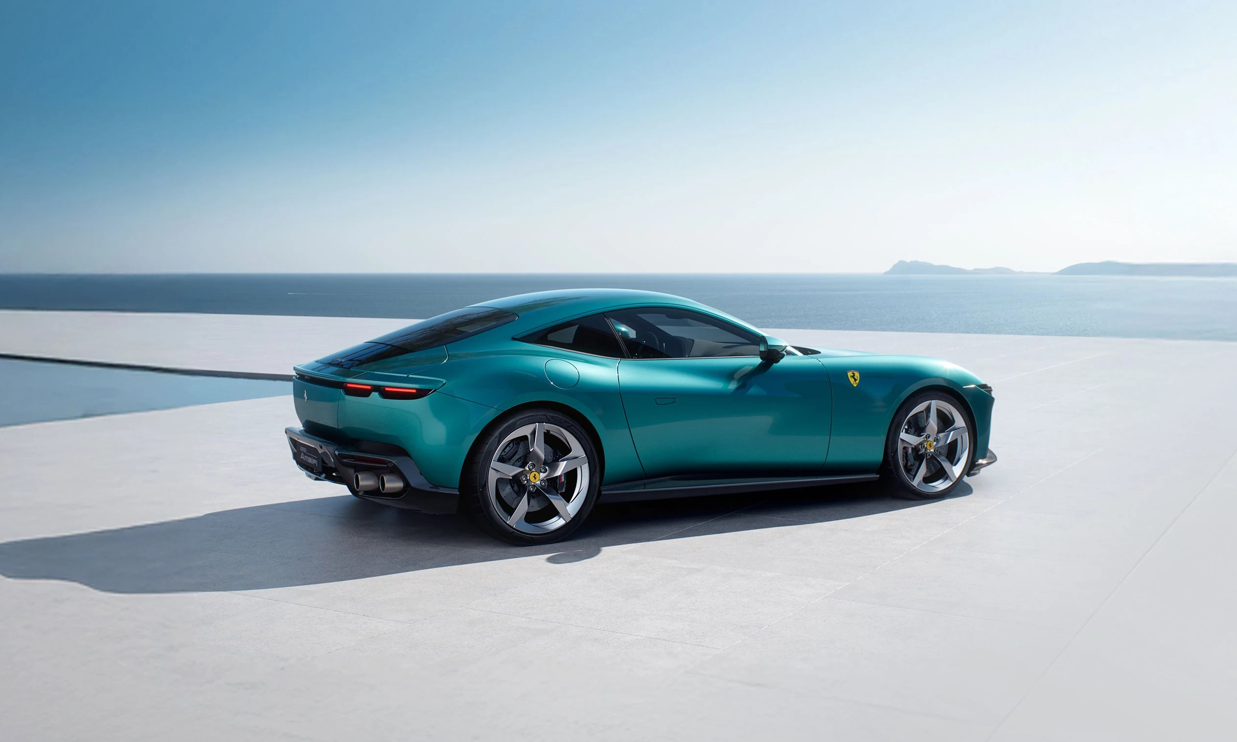 法拉利 Amalfi 硬顶超跑中国首发，售价 259.85 万起