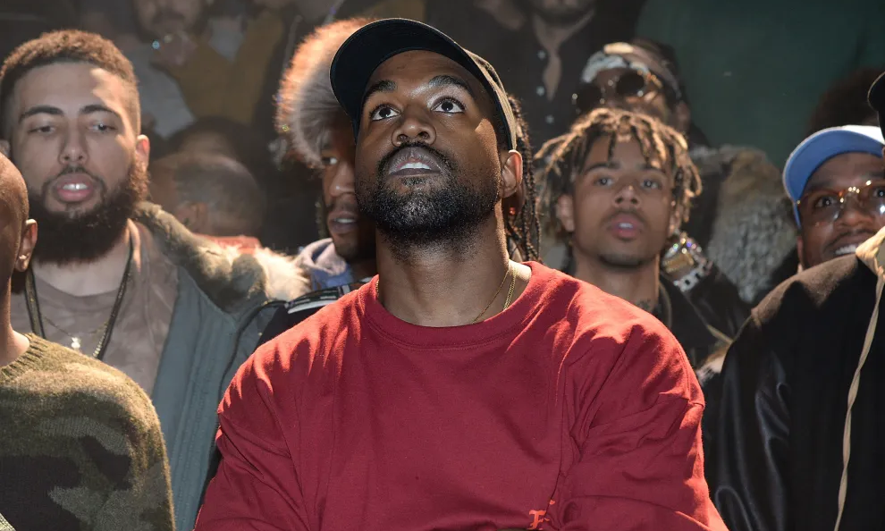 「文艺复兴」玩博客,这是 Ye 能做出来的事…