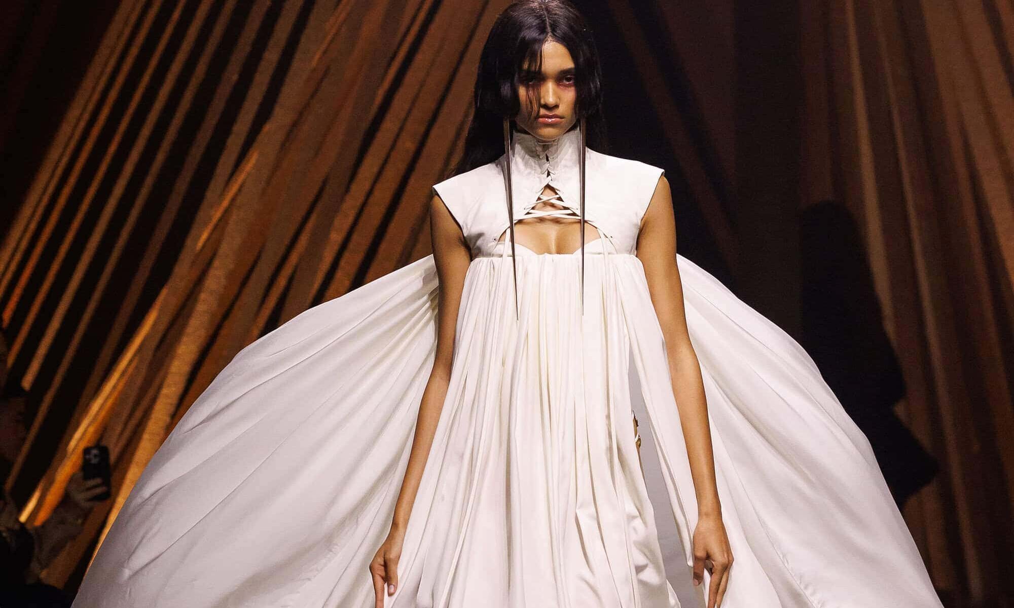 Alexander McQueen 2026 春夏系列发布