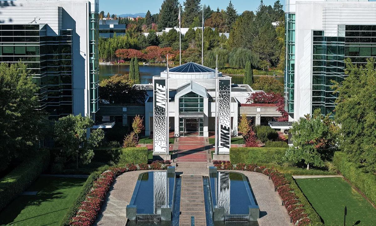 Nike 将品牌总部更名为「Phil H. Knight Campus」