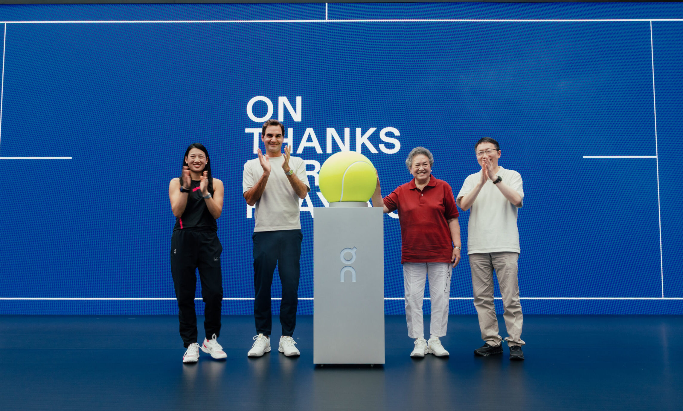 On 昂跑携手费德勒致敬网球幕后英雄并揭幕焕新球场