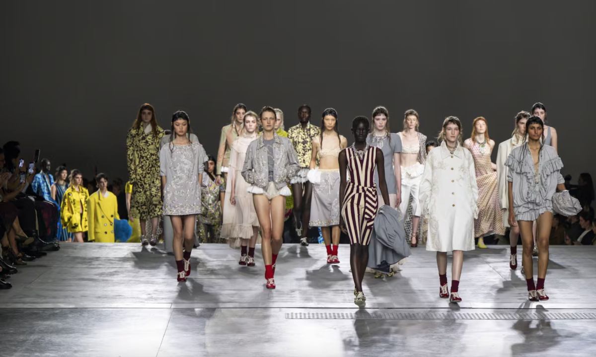 Dries Van Noten 发布 2026 春夏女装系列