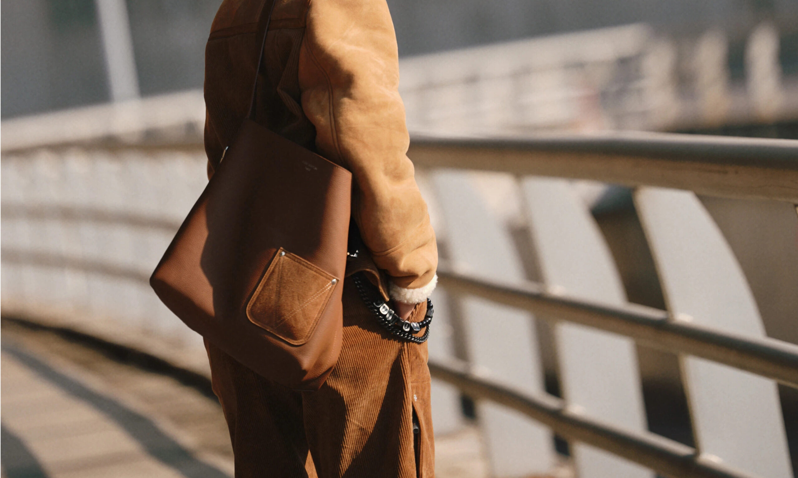 这款 LV 包袋,怎么成了松弛感的代名词?