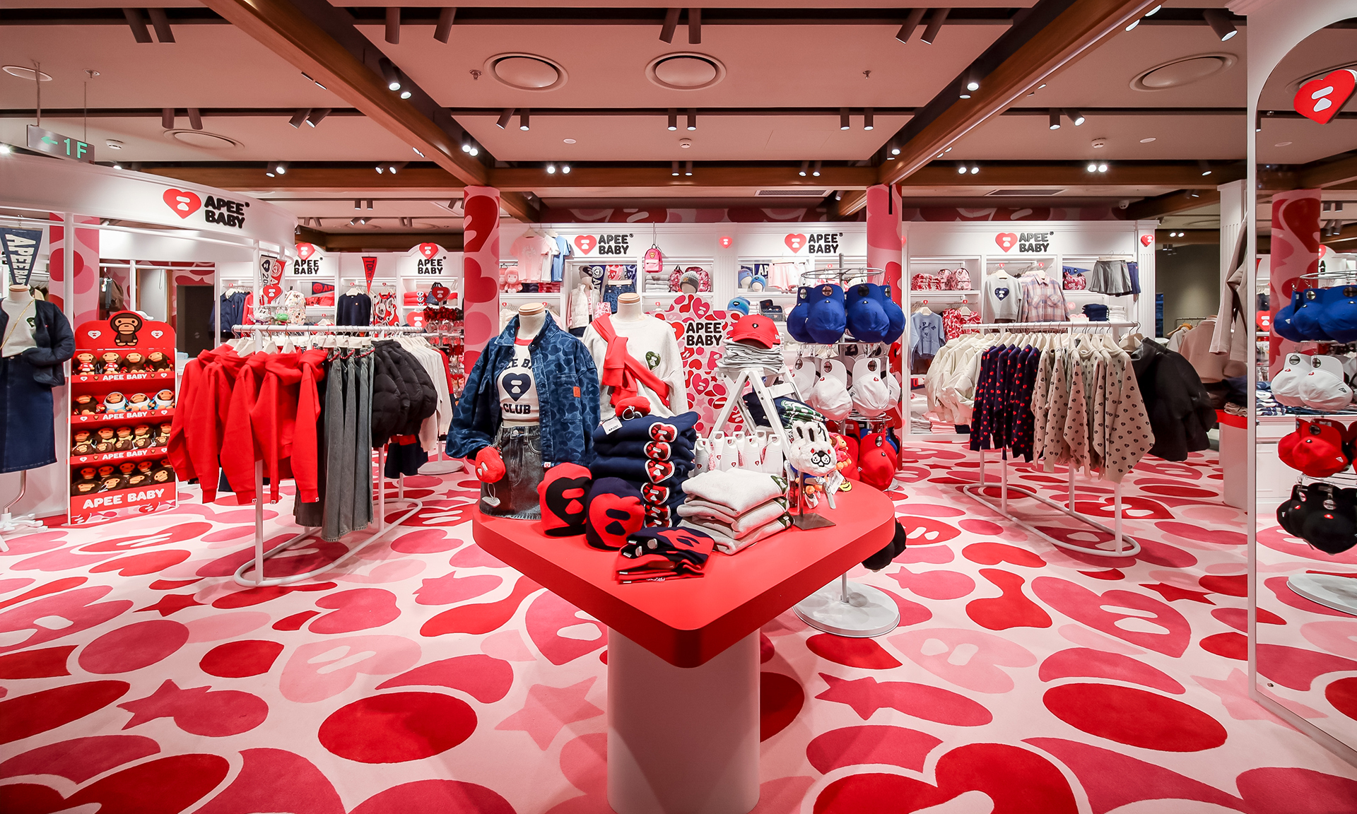 APEE® 上海新天地快闪店开幕