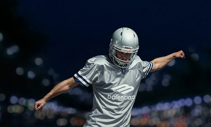 BALENCIAGA 推出首个橄榄球系列