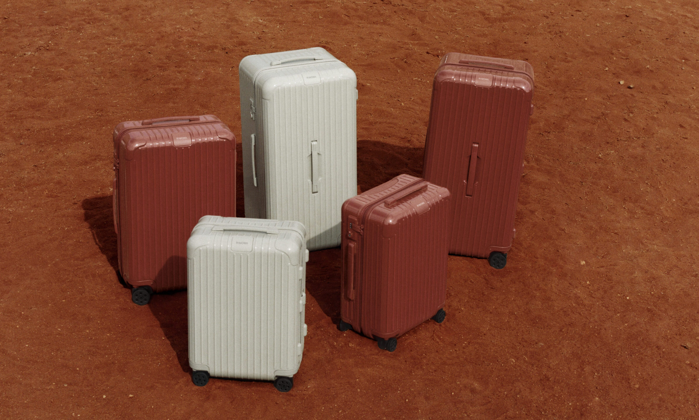 RIMOWA Essential 系列推出全新季节限定色