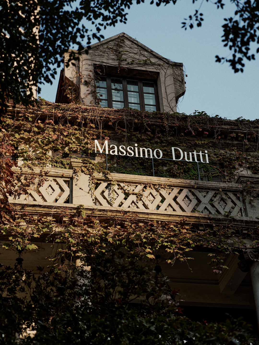 Massimo Dutti 「万物有序」限时体验店，演绎静谧美学